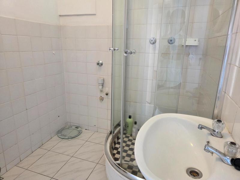 3 Bedroom Property for Sale in Sea Point Western Cape